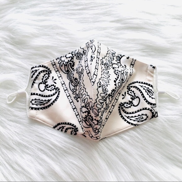 LAST ONE! Tory Burch White Black Fabric Face Mask - Picture 2 of 8